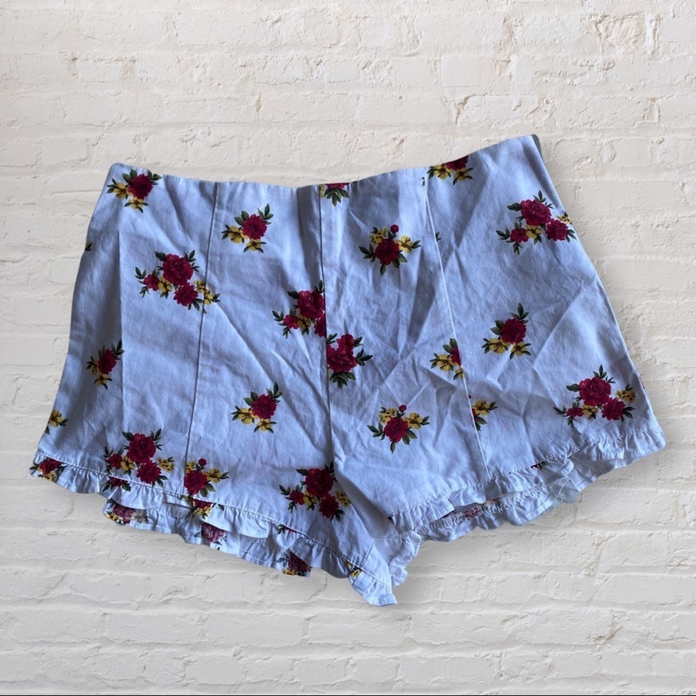 Forever 21 floral ruffle shorts medium